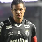 Lesão de Arão complica o Santos na reta final do Brasileirão